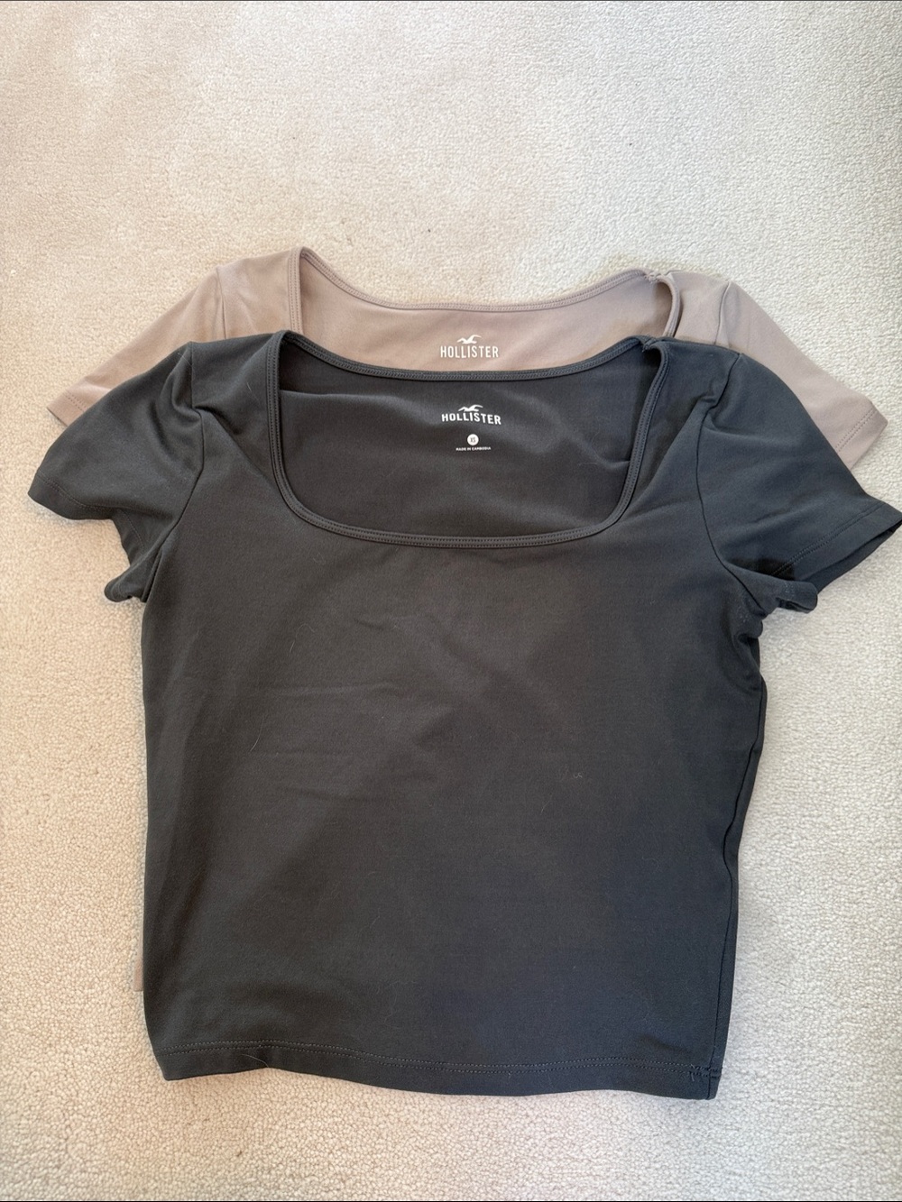Hollister Bundle 2 Teen/Women’s Short Sleeve Square Neck Tees